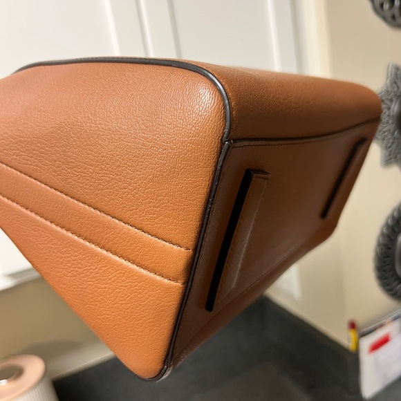 Givenchy Medium Antigona Bag in Brown Grained Leather - Picture 7 of 10